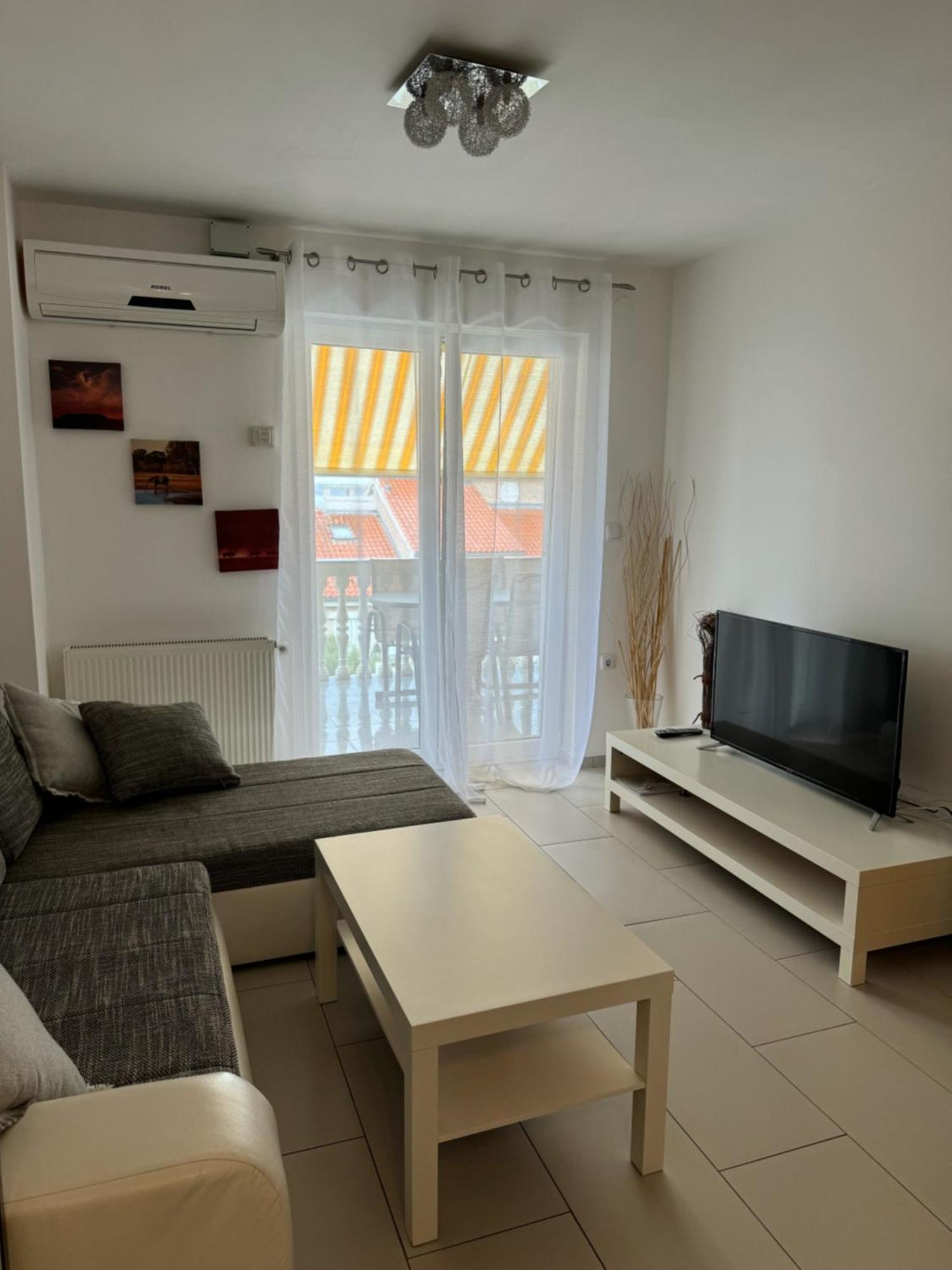 Haus Ella Apartment Novi Vinodolski Exterior photo