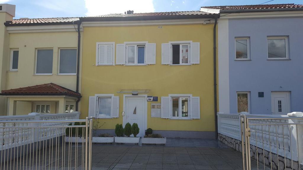 Haus Ella Apartment Novi Vinodolski Exterior photo